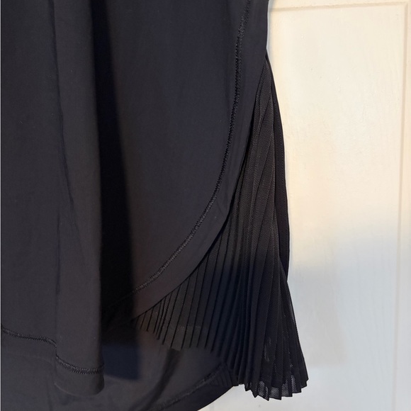 Lululemon Athletica Just Pleat It Black athletic top - Picture 5 of 6